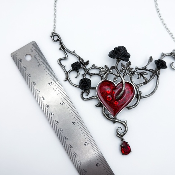 ❤️Alchemy of England The Blood Rose Gothic Red Heart Pendant Necklace - Picture 14 of 14